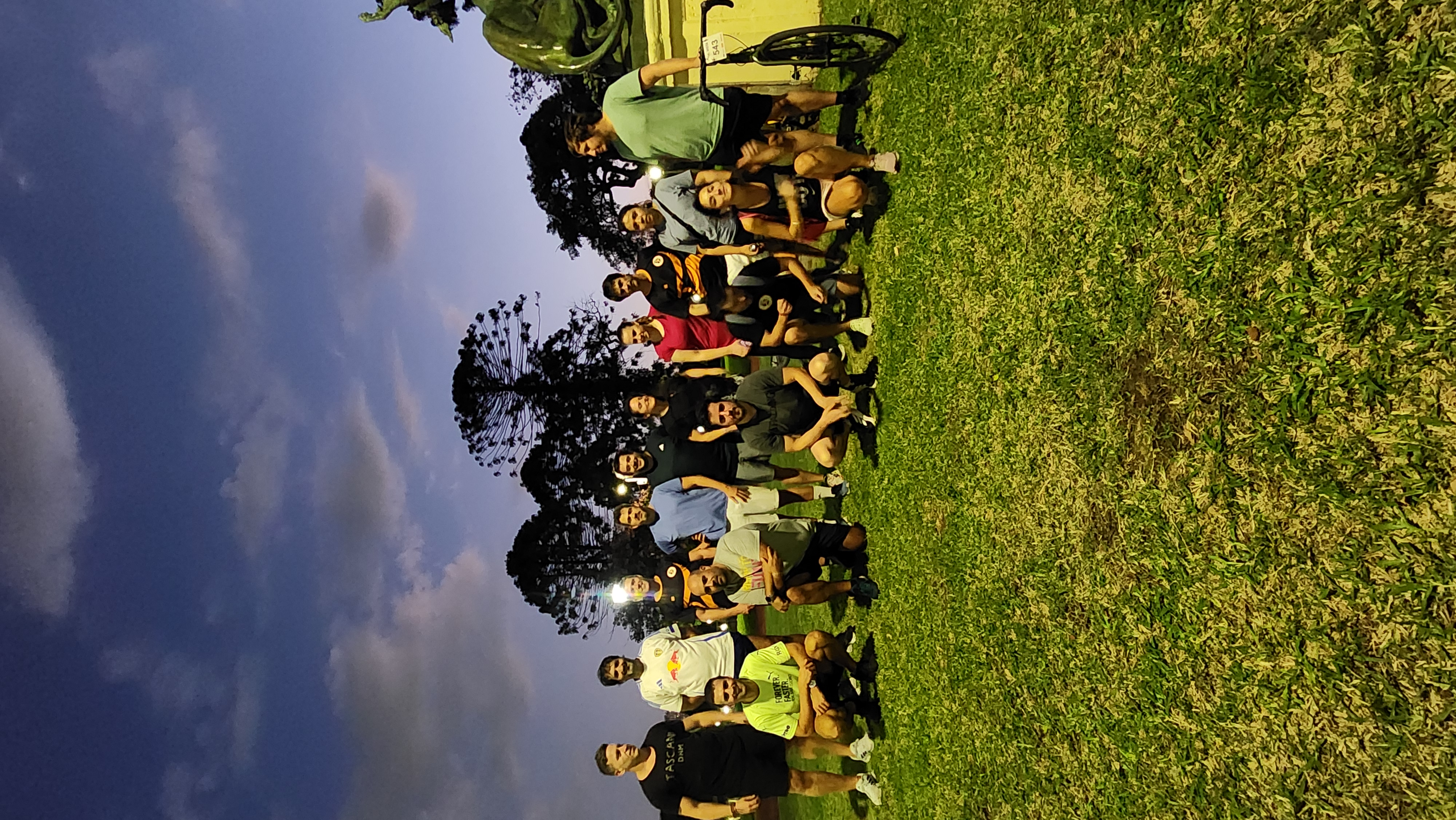 Grupo EFA después de entrenar en Palermo